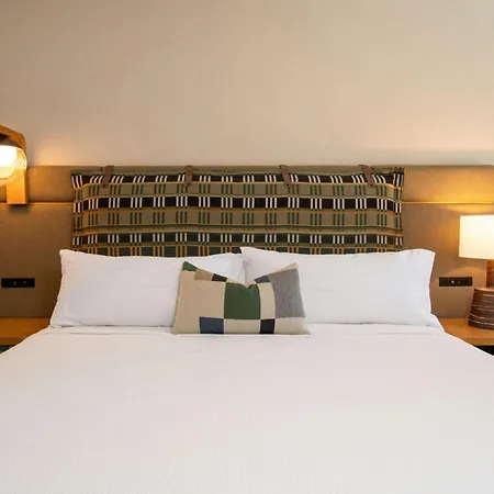 Marin Hilltop Hotel-3